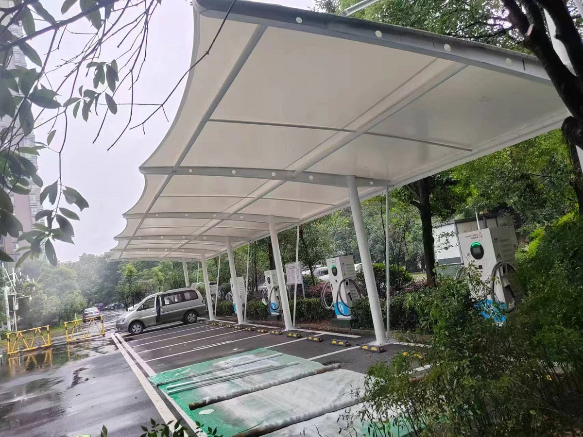小区充电桩膜结构雨棚-赋予新时代小区特色